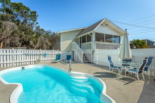 441 Gulf Beach Dr, Saint George Island FL  32328-2811 exterior