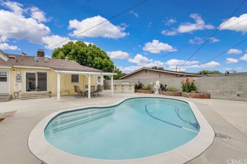 223 Benbow St, Covina CA 91722-2909 exterior