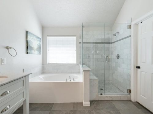 5701 Northcrest Dr, Lewisville TX  75028-4803 exterior