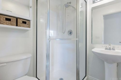 2822 Escala Cir, San Diego CA 92108-6722 exterior