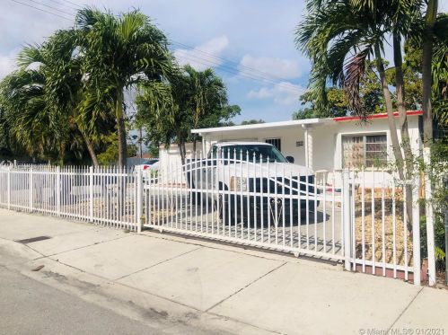 901 21st St, Hialeah, FL 33013-4220