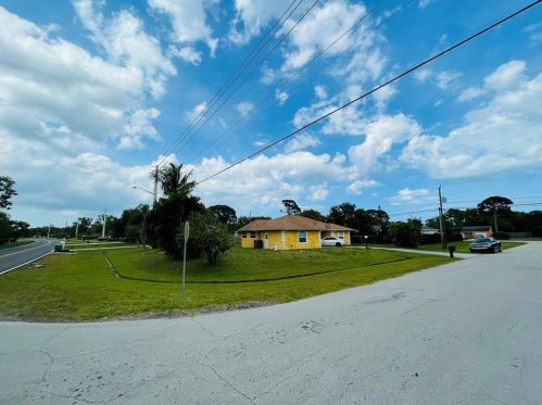 2961 Lander Ave, Fort Pierce, FL 34952-7344