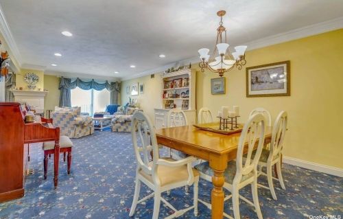 147 Foxwood Dr, Muttontown NY  11753-1121 exterior