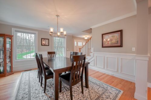 47 Floyd Rd, Derry NH  03038-4712 exterior