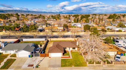 43901 Lively Ave, Lancaster, CA 93536-5756