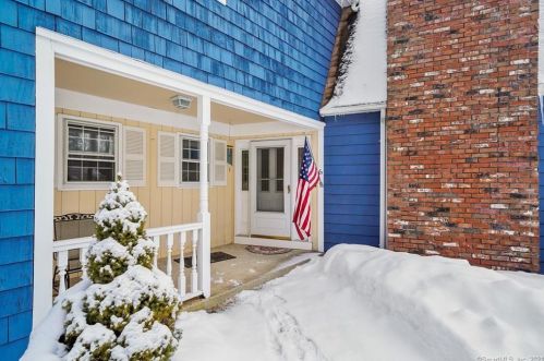 6 Evergreen Dr, Bethel, CT 06801-1146
