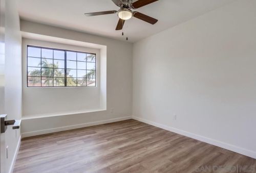 916 Alyssum Rd, Carlsbad CA  92011-3907 exterior