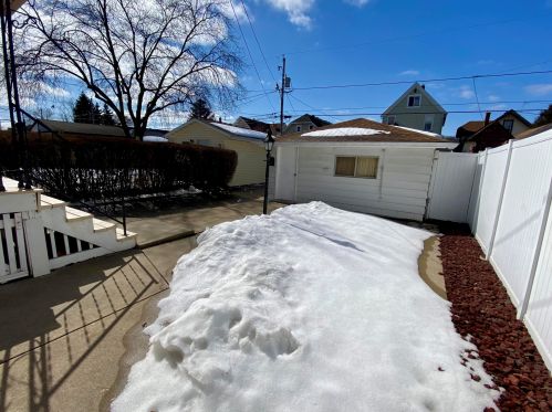 2041 34, Milwaukee WI 53208-1967 exterior