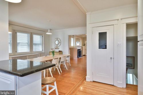 425 Gln Echo Rd, Philadelphia PA 19119-2915 exterior