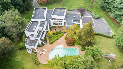 15 Wenwood Dr, Muttontown NY  11545-3129 exterior