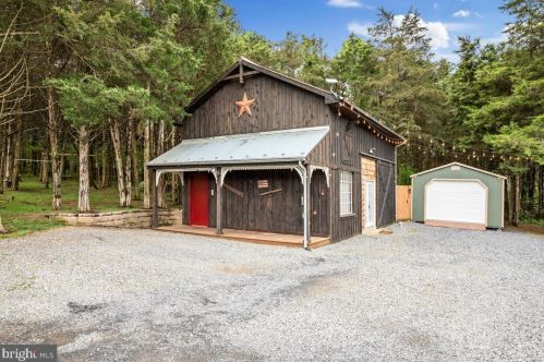 3098 Hamburg Rd, Edinburg VA  22824-3093 exterior