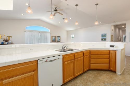 3217 Fairway Dr, La Mesa CA  91941-8049 exterior