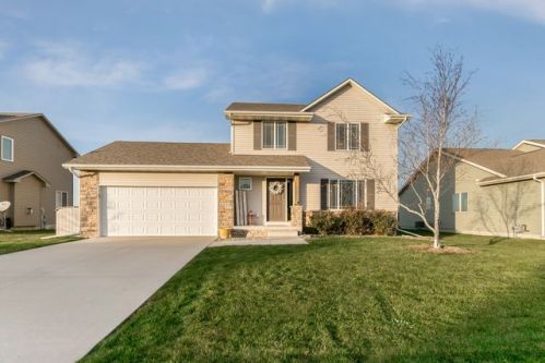 4908 8th St, Ankeny, IA 50023-8010