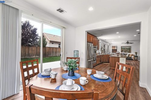 66 Sunchase Ct, Oakley CA  94561-4425 exterior