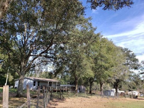 18650 Rebecca Ln, Dade City, FL 33523-1291