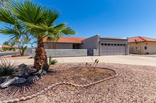 9599 Fairway Blvd, Chandler, AZ 85248-6564
