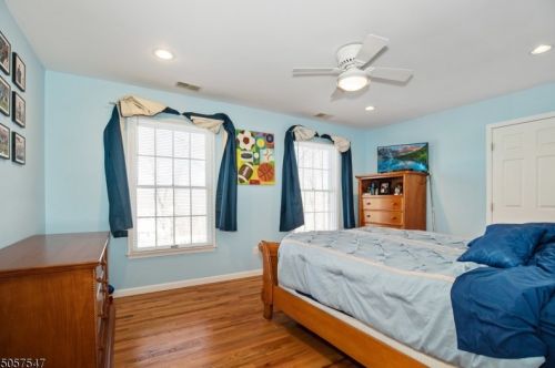 15 Hidden Glen Dr, Sparta NJ  07871-3843 exterior