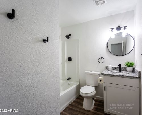 3044 39th Ave, Phoenix AZ 85029-3117 exterior