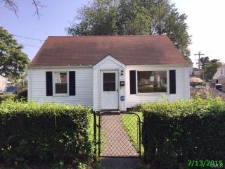 60 Gary St, Bridgeport, CT 06610-2518