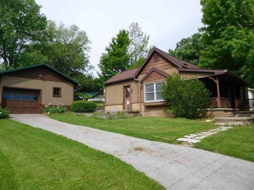 921 Association St, Ellettsville, IN 47429-1216