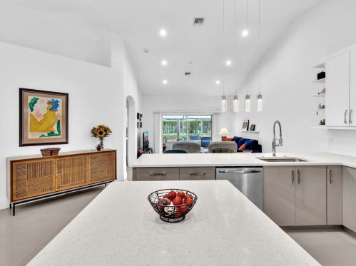 6090 Lake Hibiscus Dr, Delray Beach FL  33484-4617 exterior