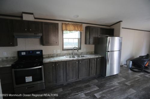 87 Herman Blvd, Hazlet NJ  07730-1547 exterior