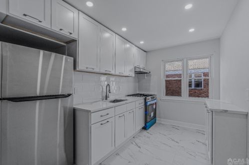 154 Midland Pl, Newark NJ  07106-3311 exterior
