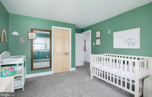 1221 Oakwood Rd, Tavistock NJ  08033-3632 exterior