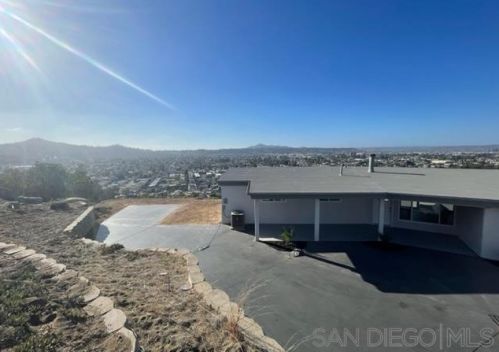 1110 Monterey Dr, El Cajon CA  92020-6718 exterior