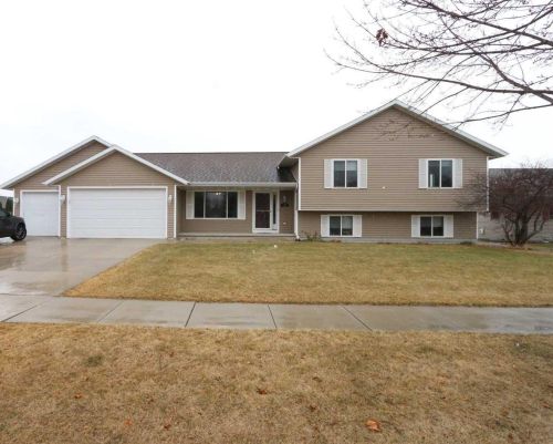 978 Whippoorwill Ln, Fond Du Lac, WI 54935-2756