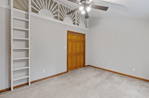 12 Barry Highlands Rd, Danbury NH  03230-4700 exterior