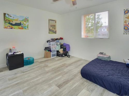 33358 Embassy Ave, Temecula CA  92592-1320 exterior