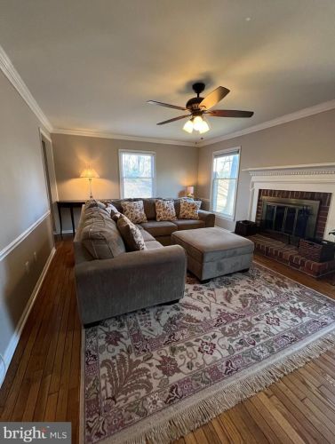9028 Armendown Dr, Springfield VA  22152-2140 exterior
