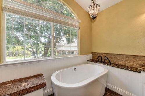 255 American River Canyon Dr, Folsom CA  95630-7142 exterior