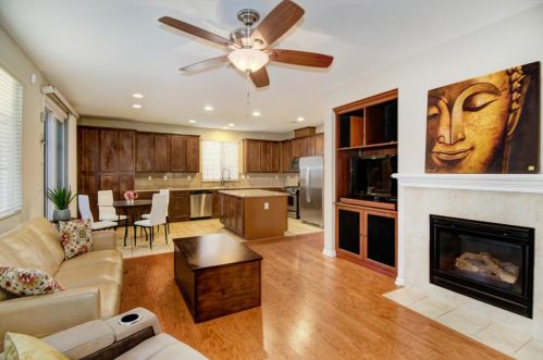 9872 Winkle Cir, Elk Grove CA  95757-6276 exterior