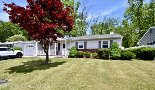 715 Hardean Rd, Bricktown, NJ 08724-1105