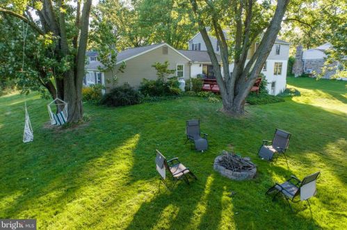 871 Chester Dr, Pottstown PA 19465-7518 exterior