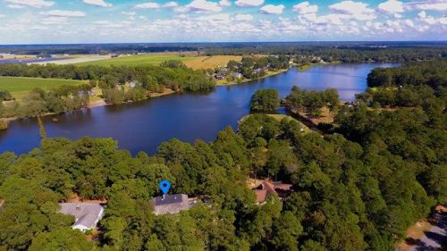 711 Lake Shore Dr, Goldsboro, NC 27534-8956