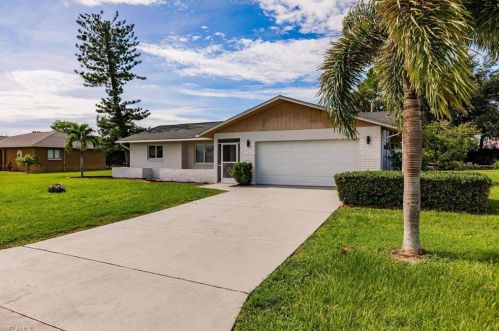 908 16th St, Cape Coral, FL 33990-3428