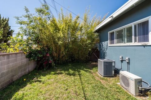 10414 Ferina St, Bellflower CA  90706-4121 exterior