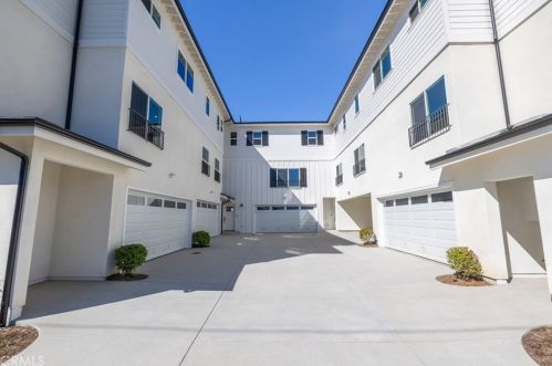 22515 Halldale Ave, Torrance, CA 90501-4828