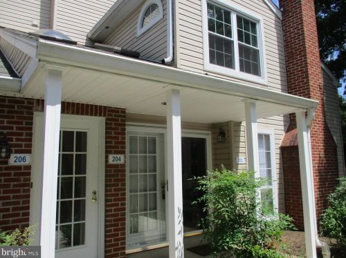 204 Beacon Hill Dr, Southampton PA  18966-2531 exterior
