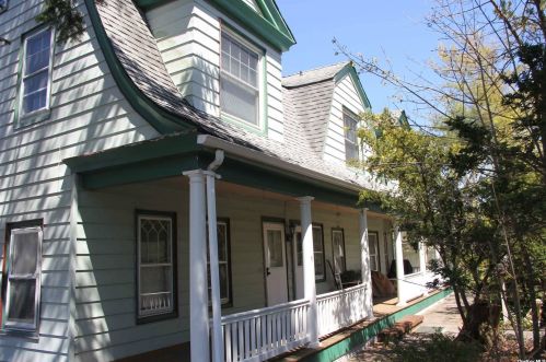 493 Middle Rd, Bay Port NY  11705-1907 exterior