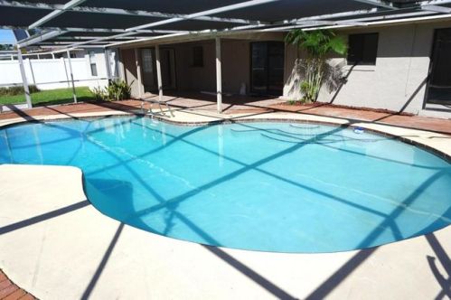 2555 Cherrywood Ln, Titusville, FL 32780-5907