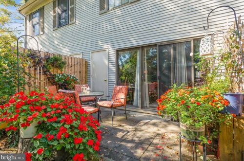 20 Van Buren Pl, Lawrence Township NJ  08648-4345 exterior