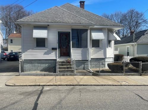 119 Ortoleva Dr, Providence, RI 02909-4911