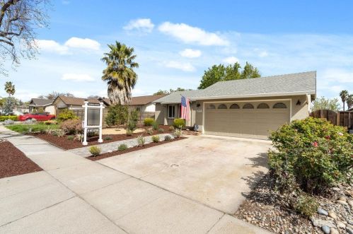 5894 Garces Ave, San Jose, CA 95123-3825