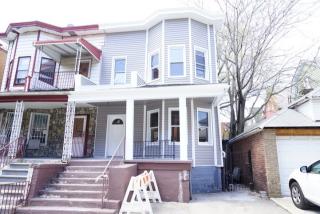 188 34th St, Brooklyn, NY 11203-2704