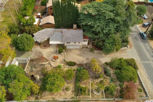 2511 Laughlin Ave, Glendale, CA 91214-3028