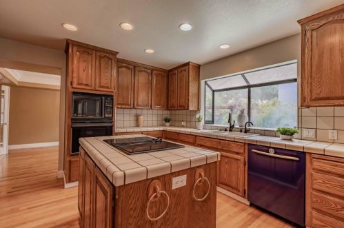 7265 Scarsdale Pl, San Jose CA  95120-4250 exterior